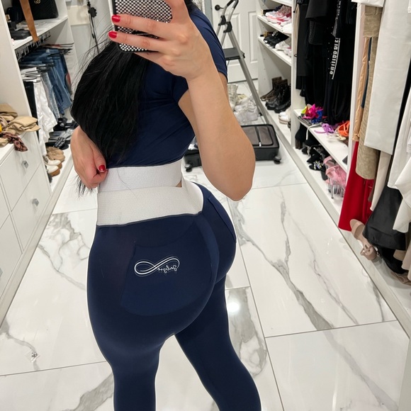 Matching set (top & leggings) - Picture 4 of 6